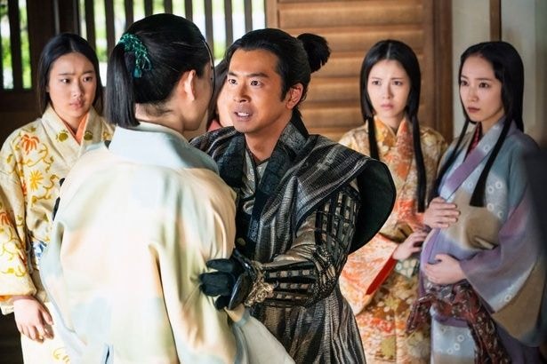 竹中半兵衛(菅田将暉)の真意を突き必死に説得する秀長(仲野太賀)