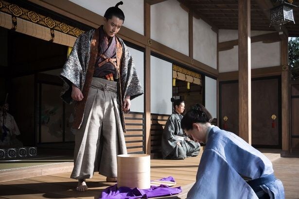 竹中半兵衛(菅田将暉)、織田信長(小栗旬)に別人の首を差し出し別れを告げる