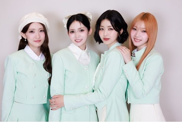 IS:SUE(写真左からRIN、NANO、YUUKI、RINO)