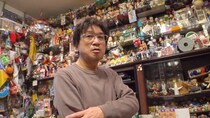 “国民的スターの毛髪”や“飲みかけの水”など、やくみつるの「珍品コレクション」に小島瑠璃子ドン引き 「まずいことやってるって気持ちは？」