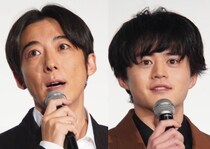 高橋一生＆鈴鹿央士、“ラスト”仲良しショット…最後は笑顔公開に「良いコンビ」の声＜リボーン 〜最後のヒーロー〜＞