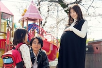 宮澤エマ“アサ”、浅香航大“哲也”との離婚成立も…親子を襲った悲劇に「嘘でしょ」と視聴者絶句＜産まない女はダメですか？＞
