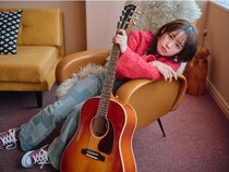 楠木ともり、アナログで聴いてほしい楽曲を収録した初のレコード盤