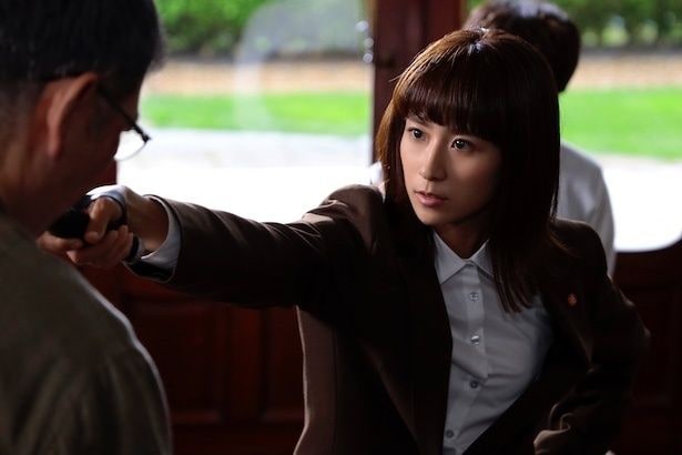 <未解決の女 最終回>黒島結菜“日名子”が杉本哲太“兼村”の暴走を止めたシーンに「かっこいい!」「お強い!!」と視聴者興奮