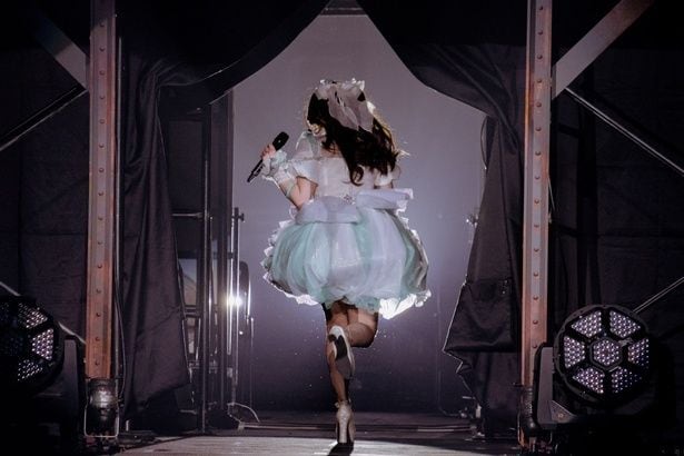 ツアー「BEYOOOOONDS CONCERT 2026 SPRING [HIGH! TENSION BEYOSCOOOOOPE]」横浜アリーナ公演より
