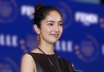 仁村紗和＆キム・ドワン、おそろいのあざとポーズショットに「義理のお兄さんとデート」の声＜10回切って倒れない木はない＞
