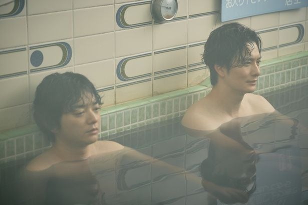 視聴者の涙を誘った真(岡田将生)、稔(染谷将太)、茂木(山中崇)の銭湯でのシーン