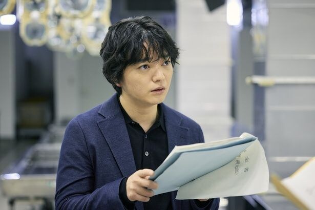 しっかり者の弟・田鎖稔を演じた染谷将太