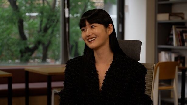 下積み時代を語るモデルの新井貴子