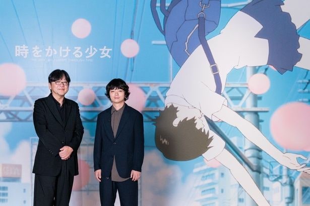 「細田守の原点/展」でトークイベントを実施した細田守監督&染谷将太