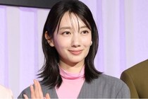 波瑠“ルナ”の“着物コレクション第3弾”　最終回での白い着物姿に「本当に美しい」「品があってほれぼれ」の声＜月夜行路＞
