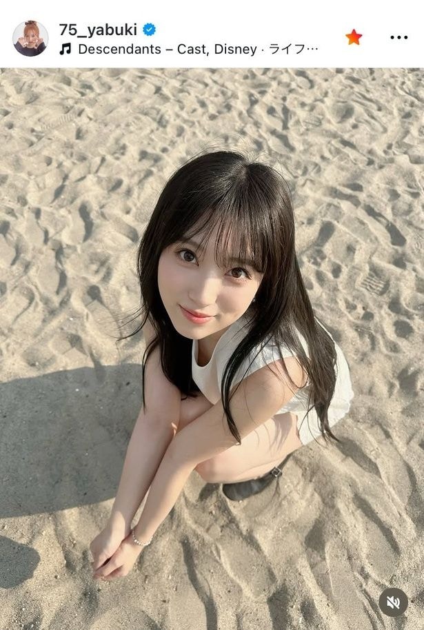【写真】矢吹奈子、25歳の誕生日を報告したビーチ写真