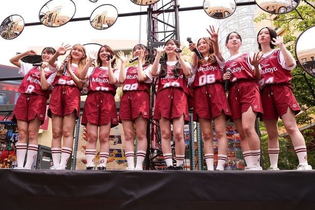 「川崎ブレイブサンダース × AKB48 ウォールアートプロジェクト」特別イベントより