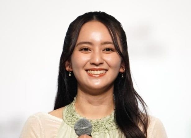 岡田結実、新ドラマ出演決定で“ギャル”風のビジュアルを披露…「ギャルすぎる」「チョベリグ!」ファンから反響