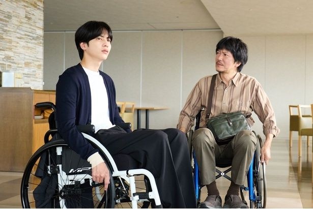 自分の弱さゆえに息子と向き合うことから逃げた後悔を告げた優(田辺誠一)に、ミンソク(志尊淳)は…