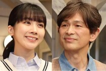 松本穂香＆江口洋介、花束を抱え想いを語る…クランクアップ時の2人の姿に「お疲れ様でした」の声＜タツキ先生は甘すぎる！＞