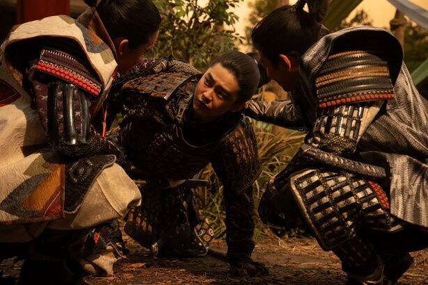 小寺官兵衛(後の黒田官兵衛/倉悠貴)、涙を流し羽柴兄弟への忠誠を誓う