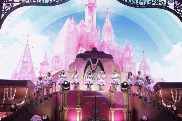＝LOVE STADIUM LIVE「Beyond "KYUN"(ハート)」公演より