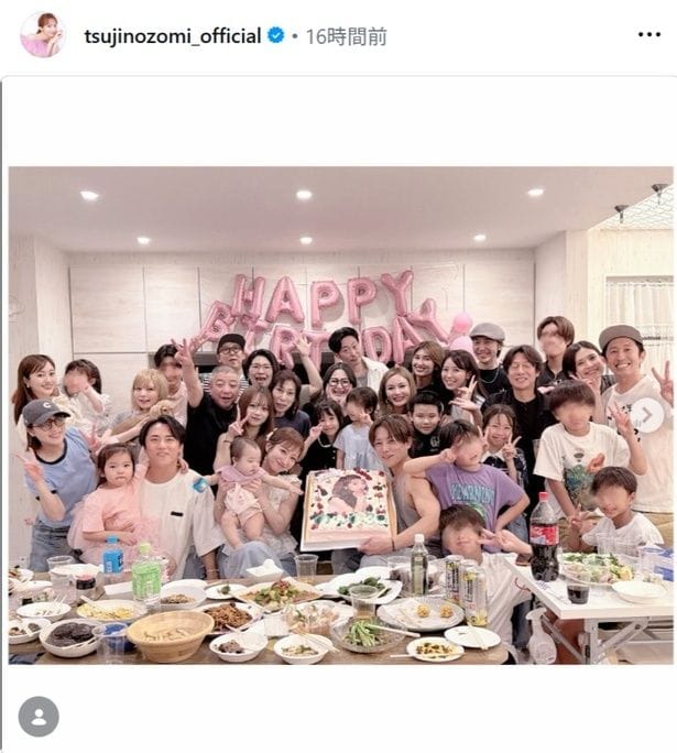 【写真】39歳を迎えた辻希美、ギャル曽根＆くわばたりえ＆カジサックら“超”豪華メンバーの誕生日会集合ショット