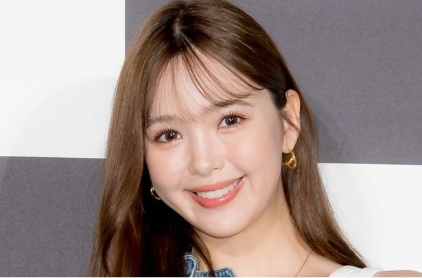 藤田ニコル、“ウエスタン系”お散歩コーデに反響「センス抜群」「オシャレなママだね」