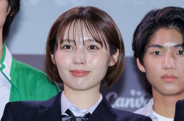 「どんな綺麗な朝日より沈む夕日を僕は推す。」でヒロインを務める秋田汐梨