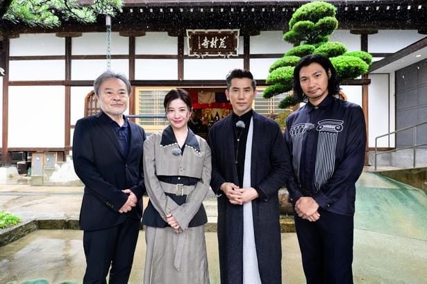本木雅弘、吉高由里子らが映画「黒牢城」の聖地巡礼
