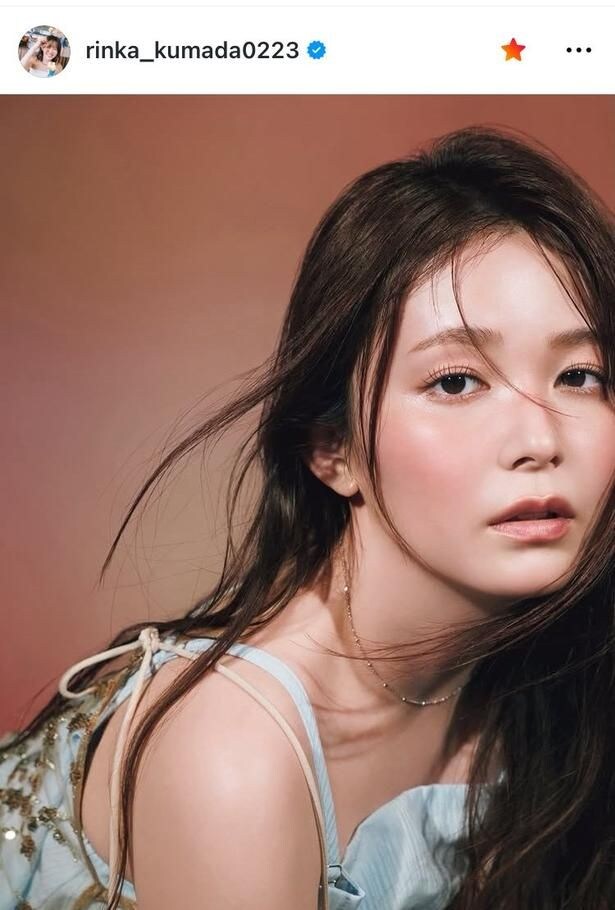【写真】美肩×ノースリーブがドラマチック…久間田琳加、“色気”漂う姿