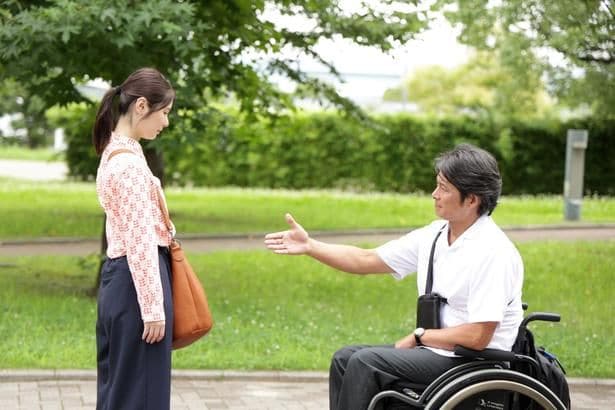 織田裕二×小野花梨、正反対のバディが不可解な殺人事件を追う
