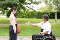 織田裕二＆小野花梨が車いすの刑事＆ASDの捜査官に　「ダブルエッジ～甦った男」コメント到着＆場面写真公開