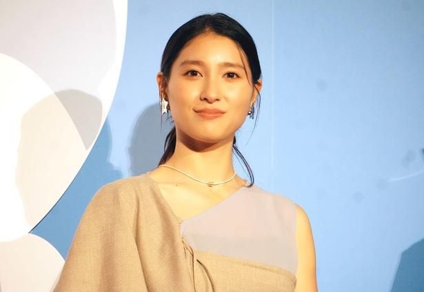 舞台あいさつに登壇した土屋太鳳