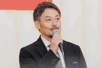 山口馬木也、花束を手にしたクランクアップ姿に反響「花束持ってる姿さえもシブイ」＜銀河の一票＞