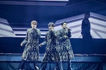 井ノ原快彦「懲りずに続けていきます」トニセンが少年隊らの名曲を歌い継ぎ、踊り継ぐ　ツアー東京公演リポート