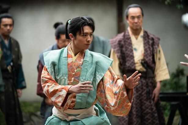 森乱(市川團子)は剣術の腕で知られる若き近習