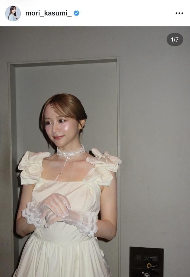 【写真】31歳・森香澄、チョーカー×白いビンテージドレス姿を披露