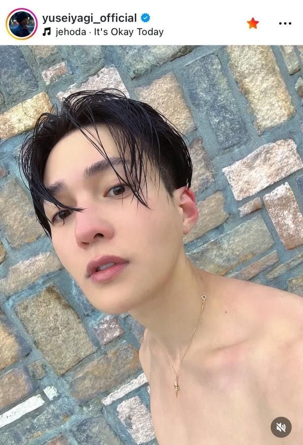 【写真】濡れ髪×鎖骨の“色気”で釘づけ…八木勇征、筋肉美の“素肌”姿