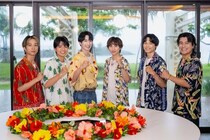 SixTONESがマリンアクティビティやグルメを満喫「“一生忘れられない”最高の沖縄ツアー」に＜6SixTONES＞