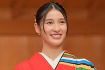 土屋太鳳、“すっぴん”×お団子ヘアのナチュラルなショットに「かわいい」「好き」の声