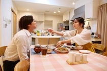 THE RAMPAGE・吉野北人＆鈴木愛理W主演「昨夜は殺れたかも」場面写真公開　幸せな結婚生活から“秘密の一面”も