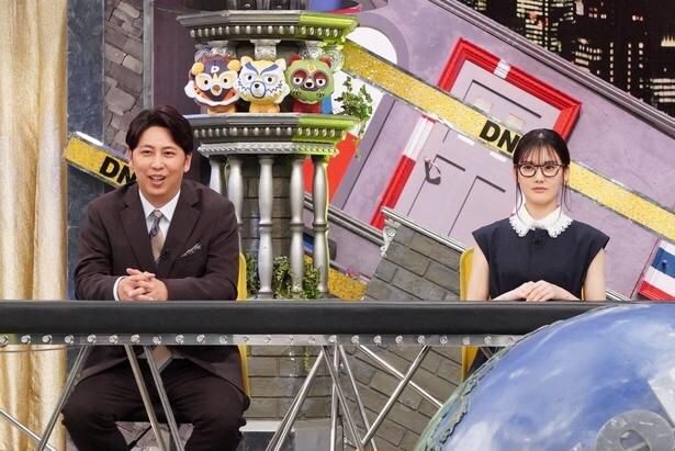 (左から)屋敷裕政(ニューヨーク)、北香那