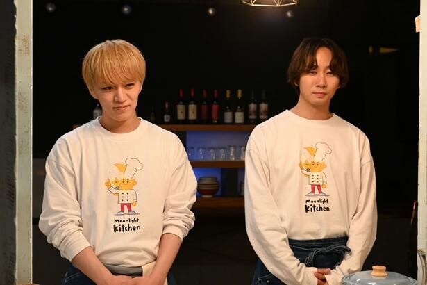 神山智洋“翔太”&中村海人“輝元”の最強コンビ復活で「安定の飯テロも最高」と視聴者歓喜<ミッドナイト屋台2>