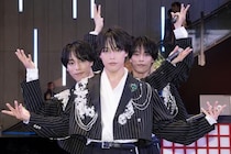佐藤三兄弟、新宿のリリイベで“阿修羅ダンス”初披露　次男・颯人「日本武道館や東京ドームに立つという夢があります」