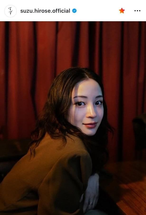 【写真】広瀬すず、大人のかわいさを見せたカット