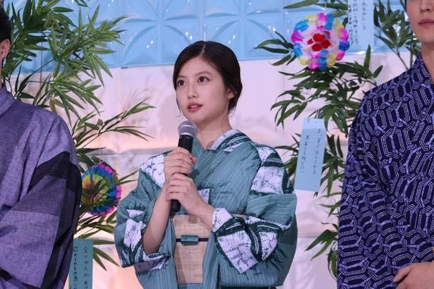 キャストを代表してあいさつした今田美桜