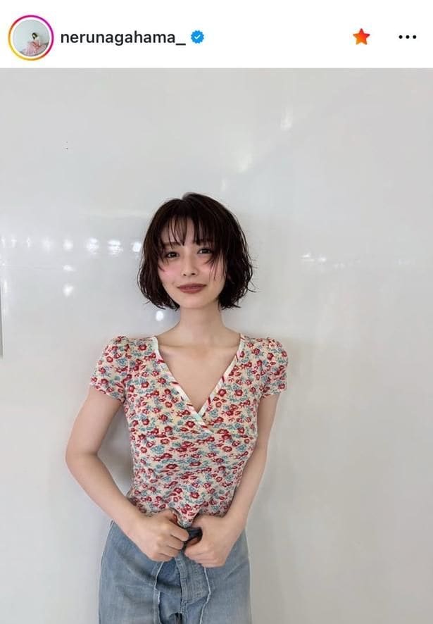 【写真】長濱ねる、透明感抜群の美顔のデニムコーデ