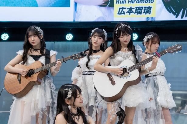 OCHA NORMA 6thシングル「ダントツで愛して/また、あなたに恋焦がれているんだ」リリースイベントより
