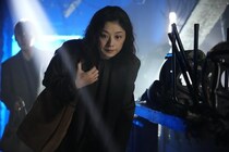 小池栄子がデキる元暴力団対策係の警部補に　被害者家族に静かに寄り添う姿に「かっこいい」の声が続々＜さよならノワール＞