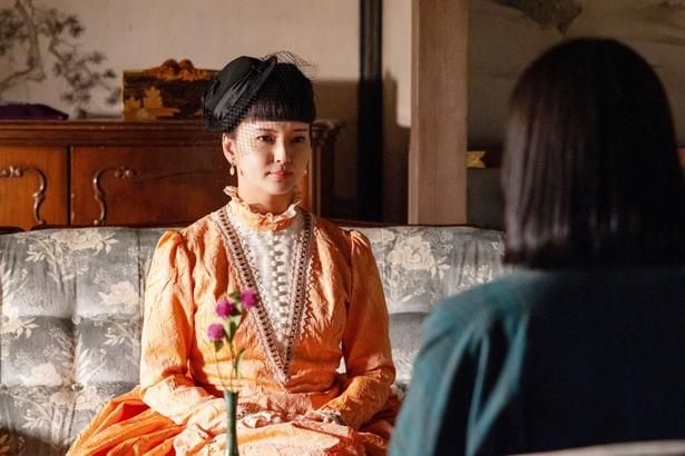 直美(上坂樹里)は捨松(多部未華子)にあることを依頼する
