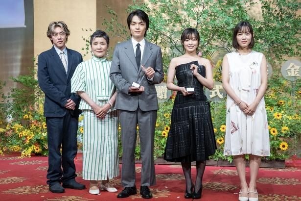 (左より)吉村界人、根岸季衣、岡山天音、森七菜、光嶌なづな