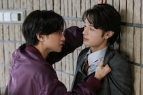 中島健人“麗司”VS塩野瑛久“颯真”ライバル2人が衝突　中島「俺の壁ドン、全力で受け止めてくれた」＜ラブ≠コメディ＞