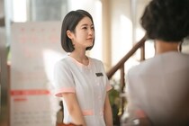 イ・ジェウクの唇ぷるん…シン・イェウンの専売特許“噛みつきキス”が「また見られた！」続編期待の声も＜孤島のエリートドクター 最終回＞